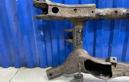 Задняя балка для Mitsubishi ASX 2010 года на фотографиях