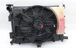 Кассета радиаторов для Hyundai Solaris 2013 года на фотографиях