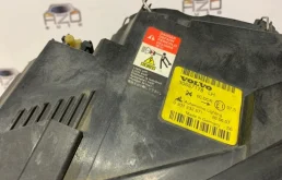 Усилитель переднего бампера для Volvo C30 на фотографиях