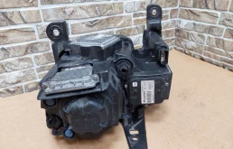 Фара правая для Jeep Grand Cherokee на фотографиях