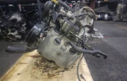 Двигатель для Subaru Legacy 2000 года на фотографиях