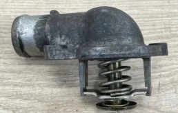 Корпус термостата VW Touareg 2003-2010 7L