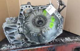 АКПП для Nissan X-Trail 2002 года на фотографиях