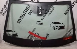 Лобовое (ветровое) стекло для Toyota RAV4 на фотографиях