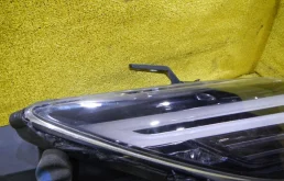 Фары для Mazda CX 5 2018 года на фотографиях