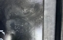 Кронштейн заднего бампера правый для BMW 5er 2019 года на фотографиях