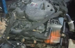 Двигатель без навесного для Chrysler 300C 2005 года на фотографиях