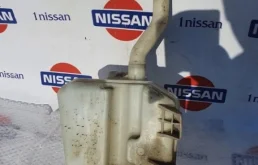 Бачок стеклоомывателя задний для Nissan Almera Classic на фотографиях