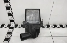 Корпус воздушного фильтра для Toyota RAV4 на фотографиях