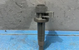 Катушка зажигания для Toyota Corolla 2004 года на фотографиях