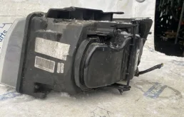 Фары для Land Rover Freelander 2007 года на фотографиях