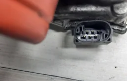 Дроссельная заслонка для Mercedes-Benz C class 2002 года на фотографиях