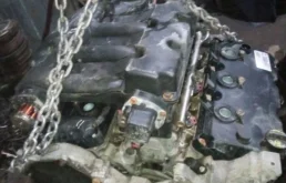 Двигатель без навесного для Chrysler 300C 2011 года на фотографиях