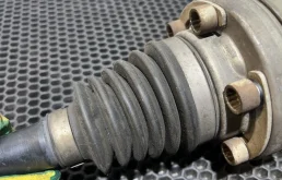 Привод передний левый для Audi Q7 2014 года на фотографиях