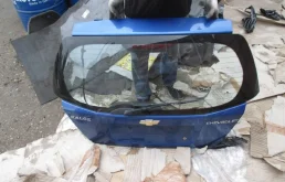 Крышка багажника для Chevrolet Aveo на фотографиях