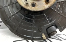 Кулак поворотный правый для Mercedes-Benz M class 2001 года на фотографиях