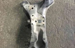 Подрамник двигателя для Mitsubishi Outlander на фотографиях