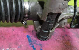 Рулевая рейка для Audi A8 2013 года на фотографиях