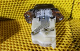 Центральный замок для Nissan Note на фотографиях