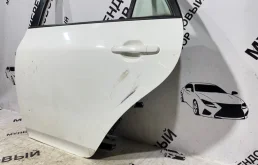 Дверь задняя левая для Toyota Corolla 2011 года на фотографиях