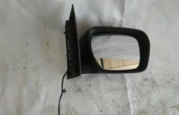 Стекла и зеркала для Mazda CX 7 2010 года на фотографиях