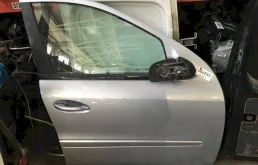 Крыло правое для Mercedes-Benz GL class на фотографиях