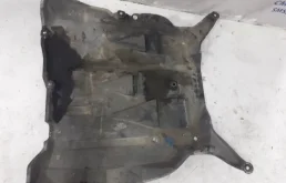 Пластиковая защита двигателя для Volvo XC90 2002 года на фотографиях