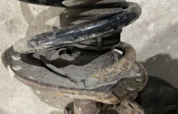 Амортизатор передний левый для Land Rover Freelander L359 rest I 2010-2012