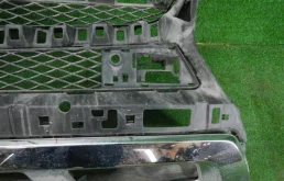 Кронштейн переднего бампера правый для Mercedes-Benz GL class 2015 года на фотографиях