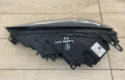 Фары для Volkswagen Touareg 2015 года на фотографиях