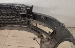 Бампер передний для Audi Q7 2010 года на фотографиях