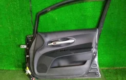 Дверь передняя правая для Toyota Corolla 2008 года на фотографиях