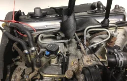 Двигатель без навесного для Volkswagen Polo 1999 года на фотографиях