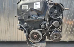 Двигатель без навесного для Volvo S40 VS 1995-2004