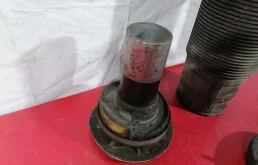 Амортизатор передний правый для Mercedes-Benz CL class 2011 года на фотографиях