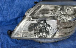 Фары для Toyota Alphard 2008 года на фотографиях