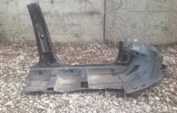 Стойка кузова центральная левая для Hyundai Solaris 2016 года на фотографиях