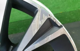 Диск колесный литой для Volvo XC90 2022 года на фотографиях