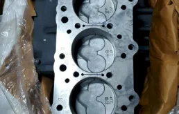 Двигатель без навесного для Hyundai Starex 2005 года на фотографиях