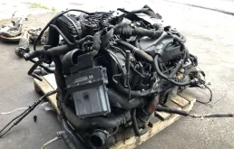 Двигатель для Jaguar XF 2010 года на фотографиях