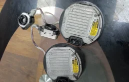 Блок розжига ксенона для Toyota RAV4 2017 года на фотографиях