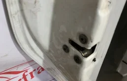 Дверь задняя левая для Renault Logan 2024 года на фотографиях