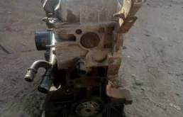 Двигатель для Renault Logan 2005 года на фотографиях