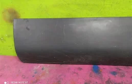 Молдинг двери задний левый для Audi Q7 2010 года на фотографиях