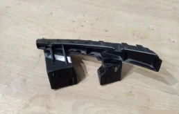 Усилитель переднего бампера для Audi Q7 2013 года на фотографиях