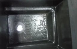 Кронштейн заднего бампера левый для Audi Q7 на фотографиях