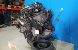 Двигатель без навесного для Mitsubishi Pajero 2012 года на фотографиях