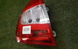 Фонарь левый для Skoda Rapid 2017 года на фотографиях