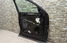 Дверь передняя левая для Audi Q3 на фотографиях