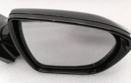 Стекла и зеркала для Hyundai i40 2011 года на фотографиях